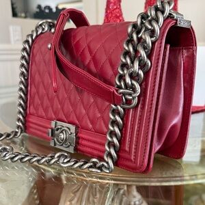 Elegant Red Quilted Crossbody boy Bag